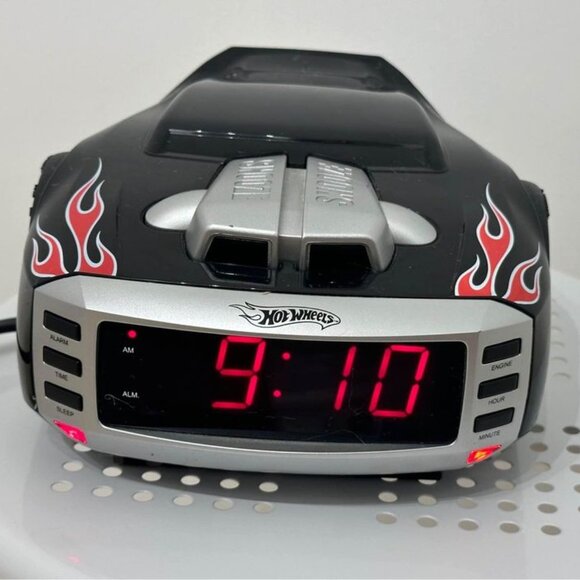 Hot Wheels Car Alarm Clock With AM/FM Radio, Night Light - Picture 1 of 6
